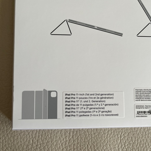 NWB - Apple Smart Folio for iPad Pro 11 inch - Picture 3 of 9